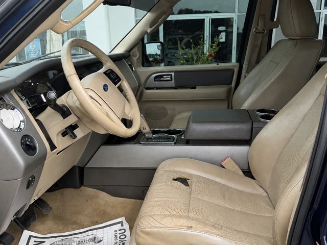 Ford Expedition - front interior